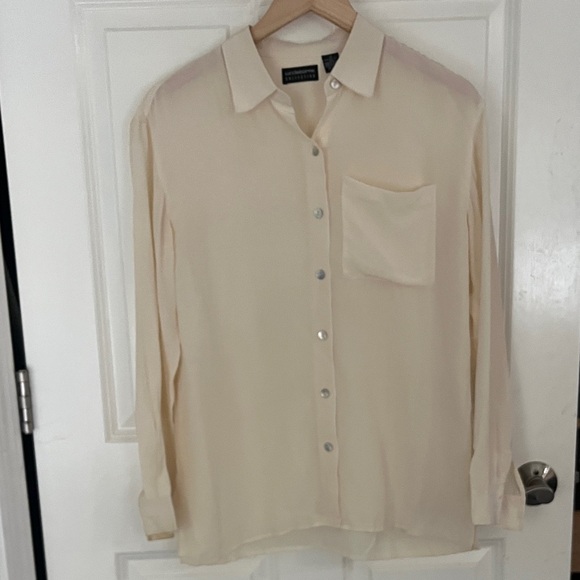 Liz Claiborne Collection Silk Cream Button-Down Blouse Size 4 - Picture 1 of 7